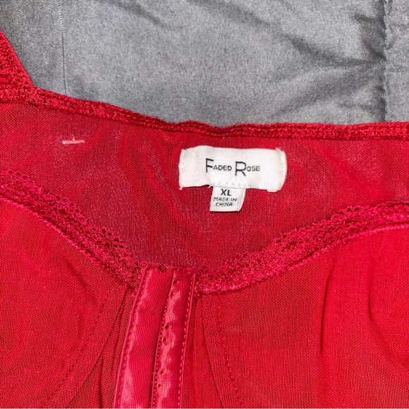 Red Lace Corset - Picture 2 of 3